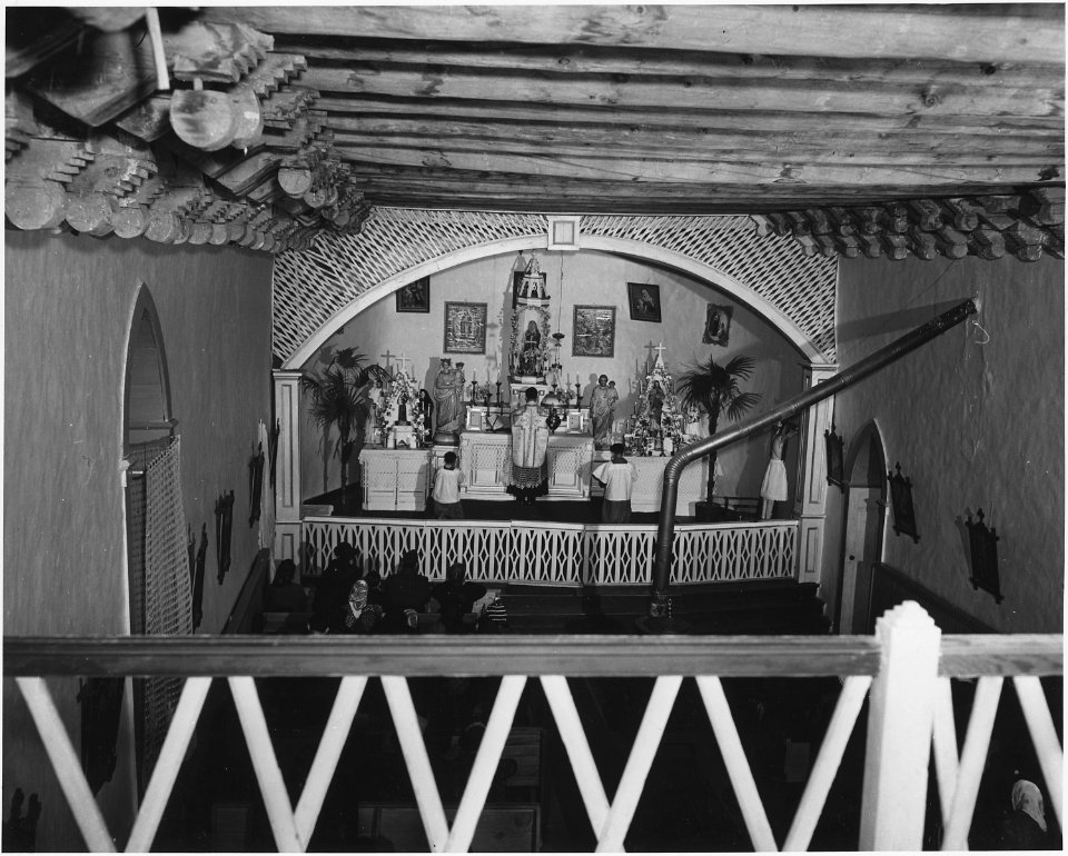 Taos County, New Mexico. Mass at the Arroyo Hondo church - NARA - 521919