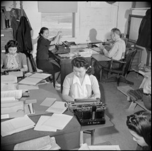 Topaz, Utah. A view of the Repots Office, at this War Relocation Authority center. Russell Bankson . . . - NARA - 537004