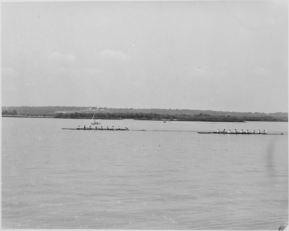 This is a photo taken during a cruise that President Truman took on the presidential yacht Williamsburg, evidently on... - NARA - 199708
