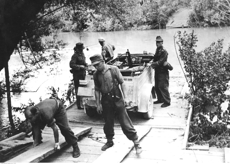 Transport rzeczny na froncie włoskim (2-2415)