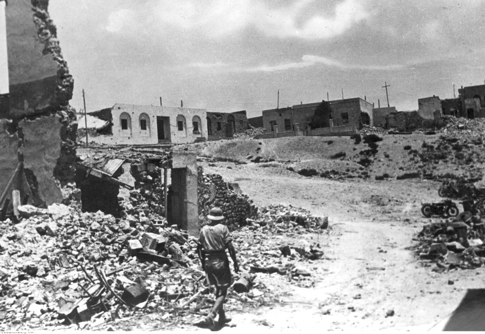 Tobruk. Ruiny miasta (2-2058)