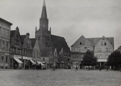 Trzebiatow, rynek 1945 (66046188)