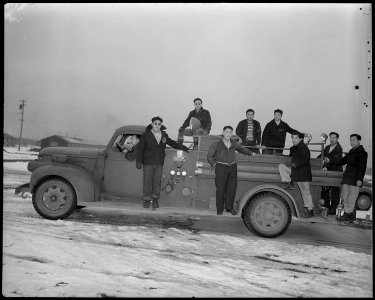 Tule Lake Relocation Center, Newell, California. A group of firemen from Fire Department Number 1, . . . - NARA - 536965