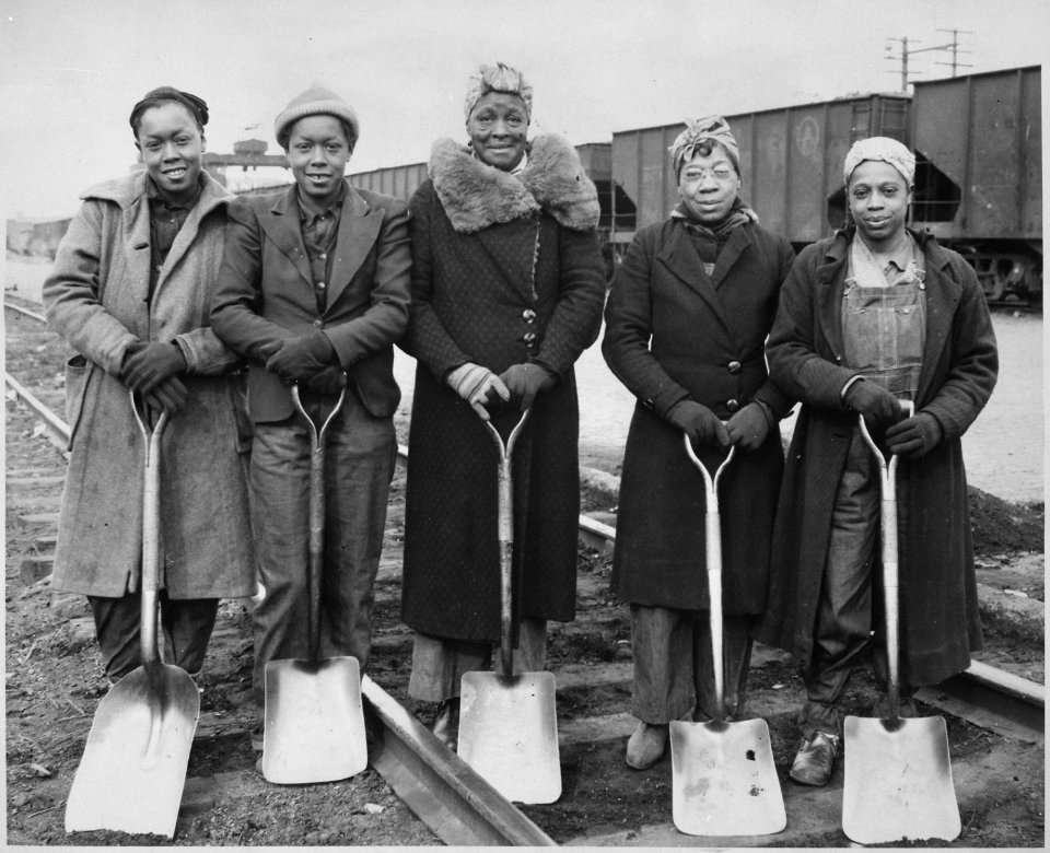 Trackwomen, 1943. Baltimore & Ohio Railroad Company - NARA - 522888