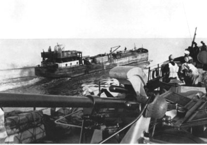 Transport zaopatrzenia drogą morską na front włoski (2-2421)