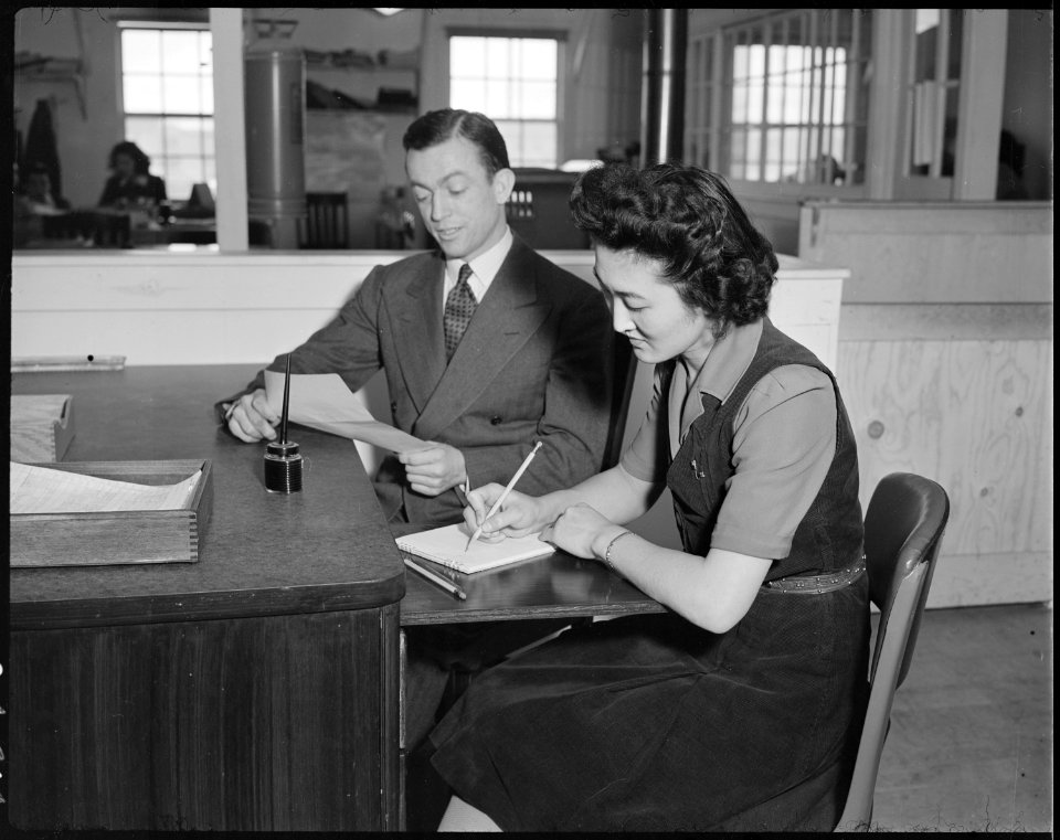 Tule Lake Relocation Center, Newell, California. Elva Shinozaki, Stenographer. - NARA - 536678