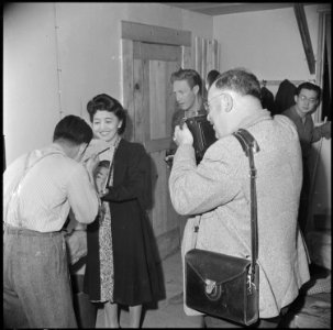 Tule Lake Relocation Center, Newell, California. Hermie Bryant, cameraman for the San Francisco N . . . - NARA - 537144