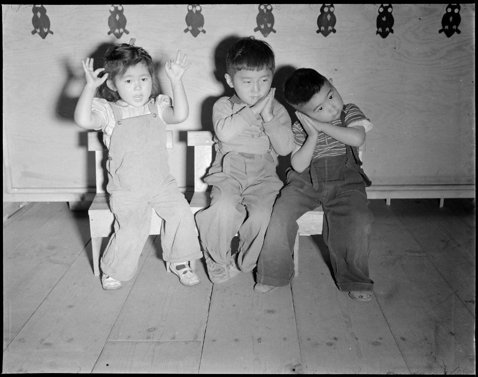 Tule Lake Relocation Center, Newell, California. Nursery School children singing Twinkle, Twinkle, . . . - NARA - 536504