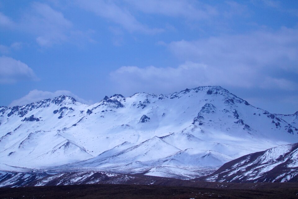 Prairie qinghai snow mountain