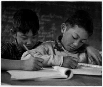 Tule Lake Relocation Center, Newell, California. Sixth grade pupils in th classroom. Miss Mae Hert . . . - NARA - 536353