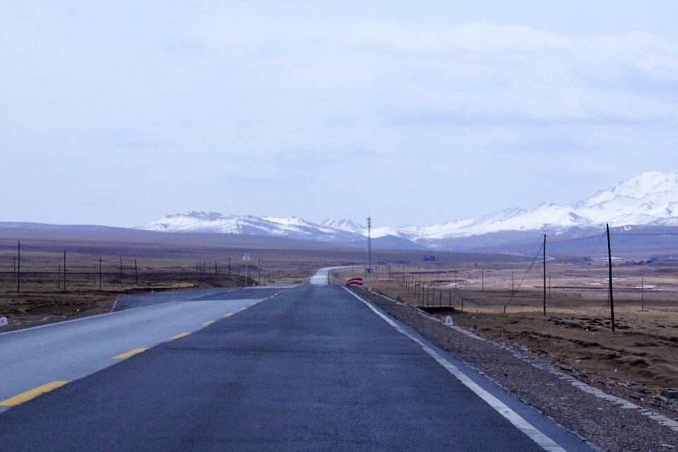 Qinghai snow mountain highway