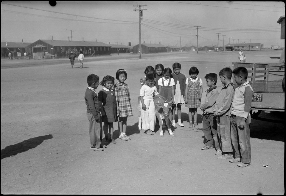 Tule Lake Segregation Center, Newell, California. These elementary school children at the Tule Lake . . . - NARA - 539575