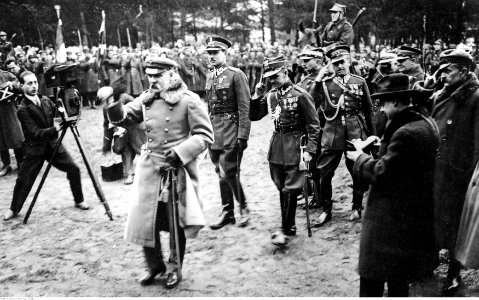 Uroczystości imieninowe marszałka Józefa Piłsudskiego w Sulejówku (22-254-7)