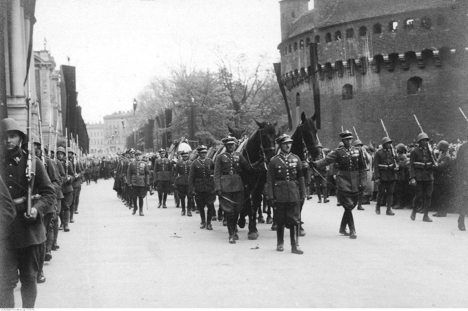 Uroczystości pogrzebowe Marszałka Józefa Piłsudskiego w Krakowie (22-24-24)