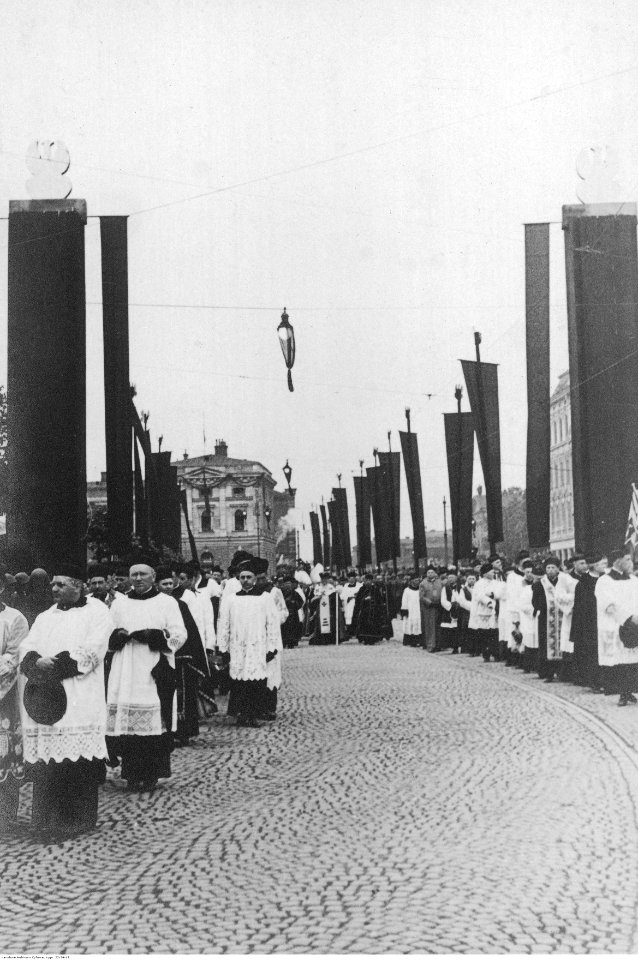 Uroczystości pogrzebowe Marszałka Józefa Piłsudskiego w Krakowie (22-24-19)
