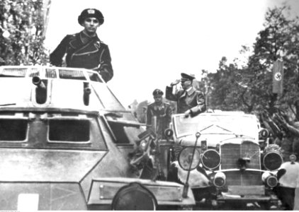Uroczysty przyjazd Adolfa Hitlera do Warszawy (2-104)