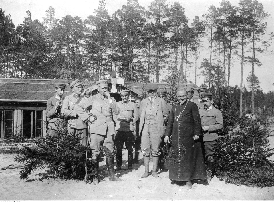 Uroczystości z okazji rocznicy powstania 4 pułku Legionów i ostatecznego uznania 7 pułku Legionów na tzw. Rojowym Osiedlu zbudowanym przez żołnierzy Legionów koło miejscowości Optowa (22-145-1)