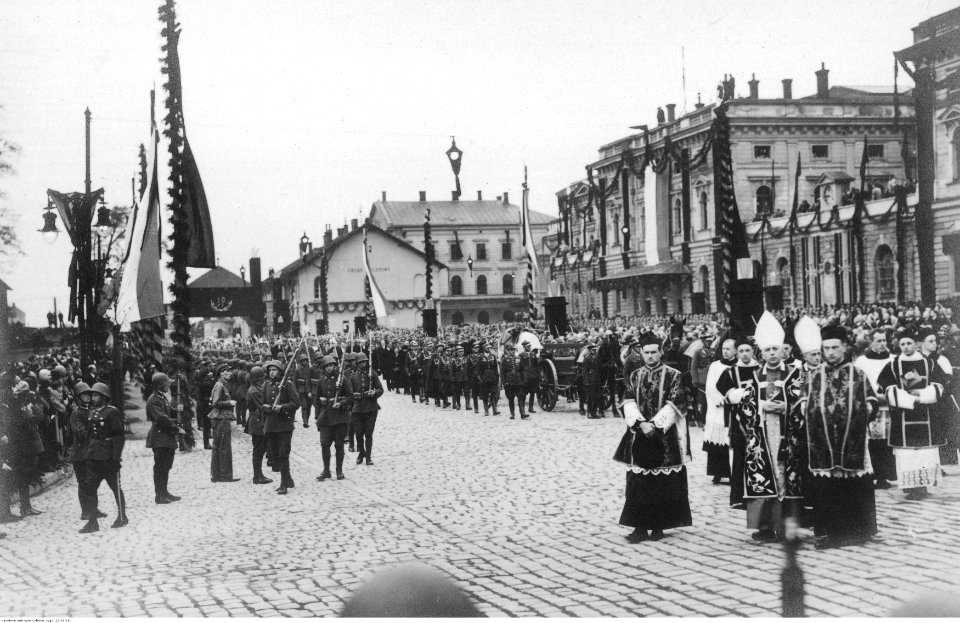 Uroczystości pogrzebowe Marszałka Józefa Piłsudskiego w Krakowie (22-24-18)