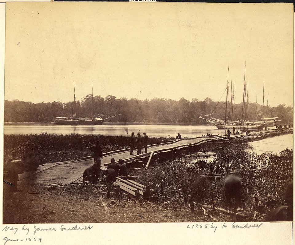 Virginia, Pontoon Bridge across the James - NARA - 533343