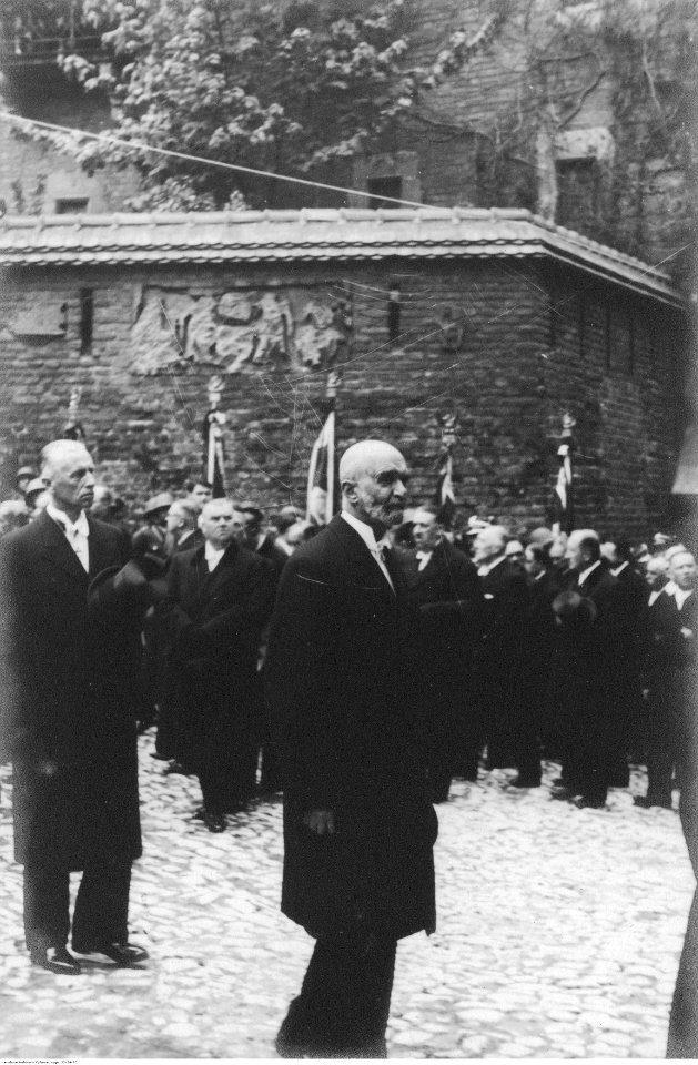 Uroczystości pogrzebowe Marszałka Józefa Piłsudskiego w Krakowie (22-24-30)
