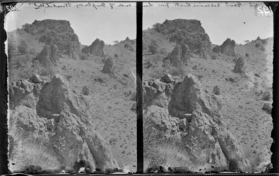 VOLCANIC ROCK FROM LOWER END OF GRASS VALLEY, WASATCH MOUNTAINS, UTAH - NARA - 523957