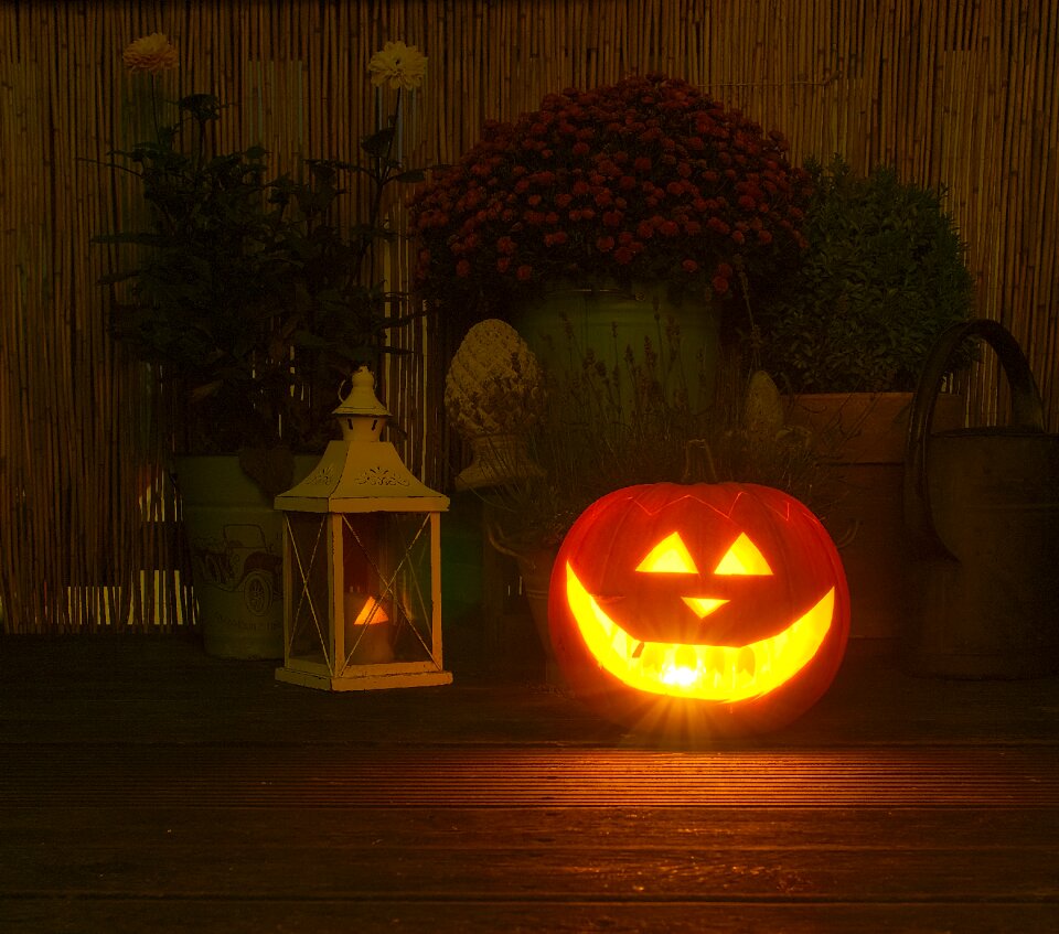 October scary spooky