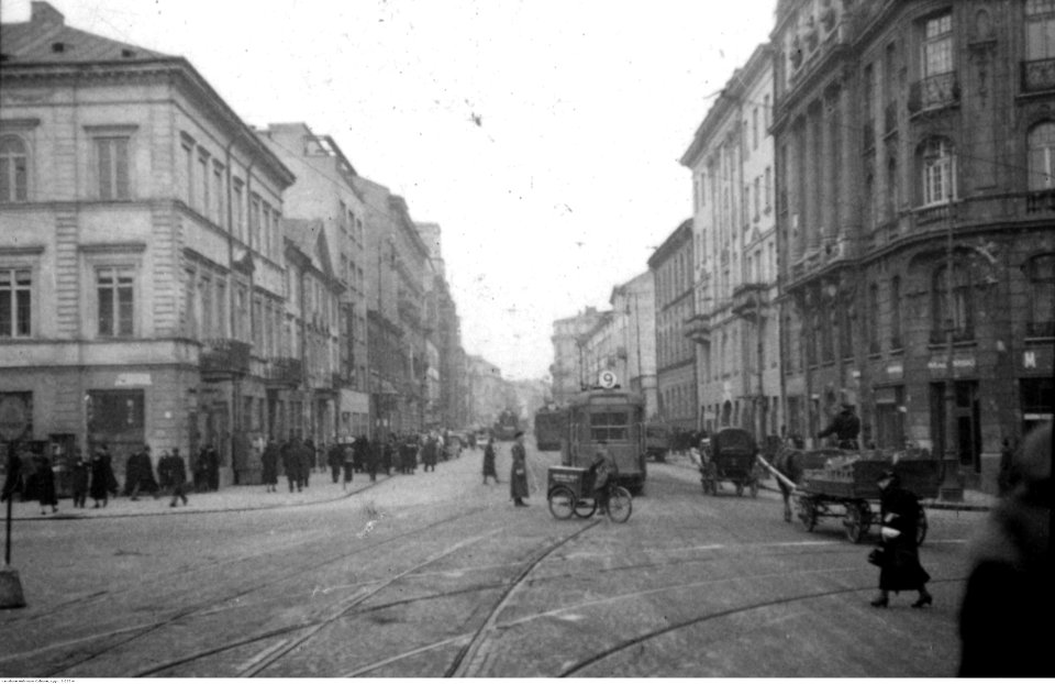 Warszawa. Zniszczenia wojenne i sceny uliczne (2-223-4)