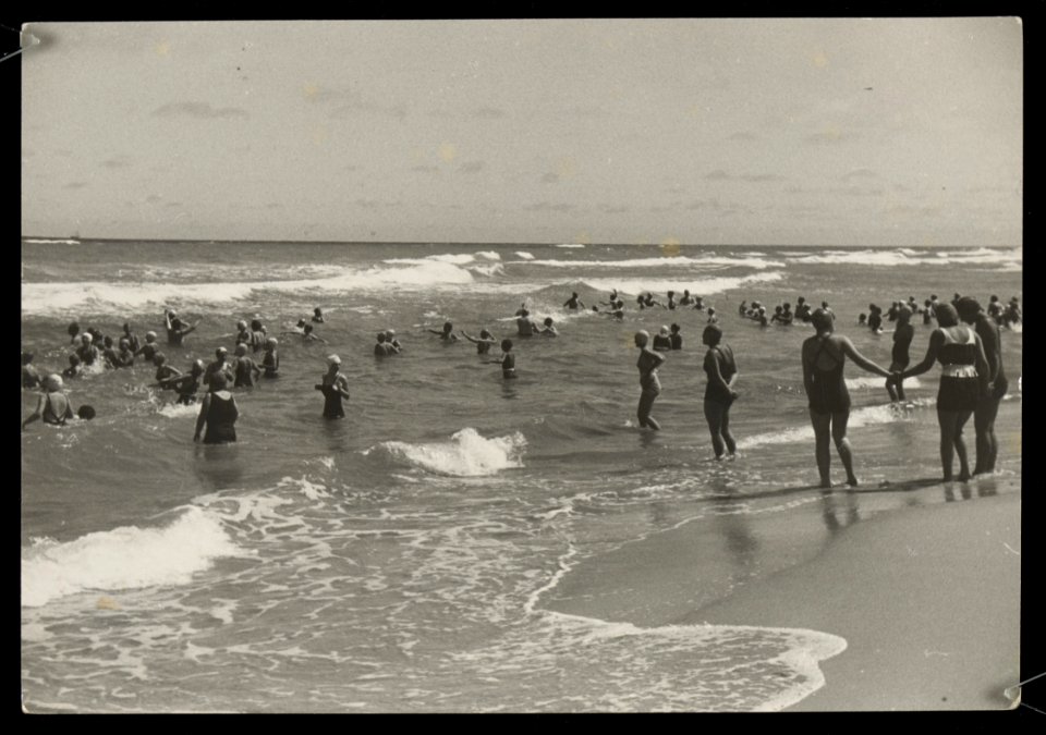 Wielka Wies (Wladyslawowo) kapiel w morzu ca 1930 (67196835)