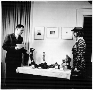 William D. Cox exhibit of Leslie Bolling's work - NARA - 559166