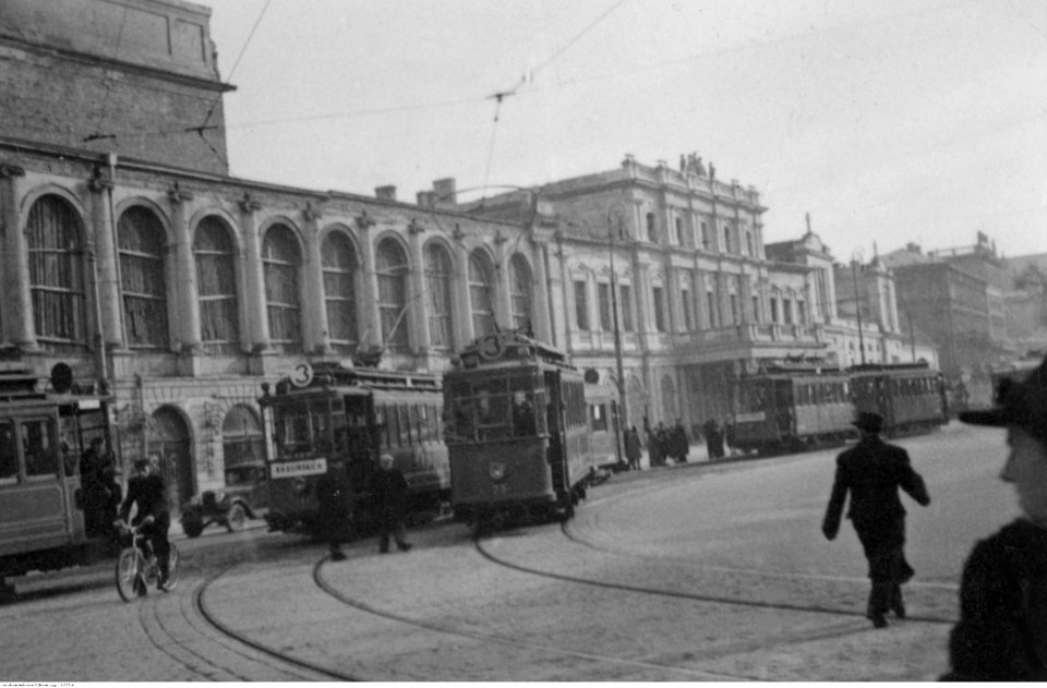Warszawa. Zniszczenia wojenne i sceny uliczne (2-223-6)