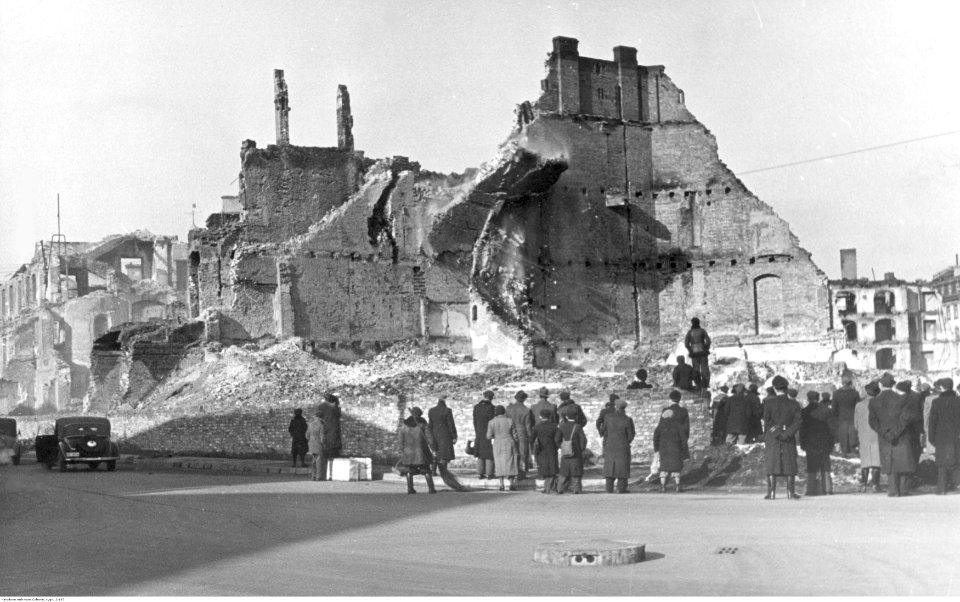 Warszawa. Wysadzanie ruin przy ul. Wierzbowej (2-187)