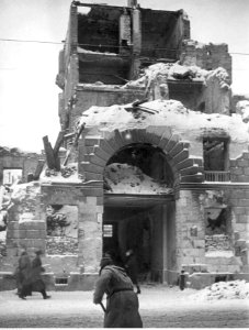 Warszawa. Ruiny kamienicy (2-193) photo