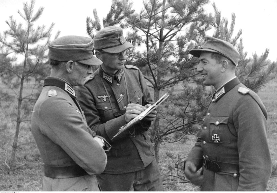 Wojska niemieckie w rejonie na zachód od Krosna (2-774)