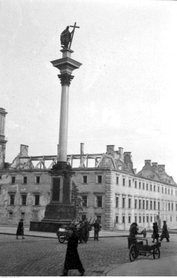 Warszawa. Zniszczenia wojenne i sceny uliczne (2-223-20)