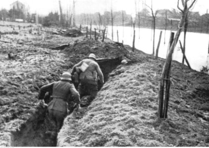 Wojska niemieckie podczas walk o Akwizgran (Aachen) (2-424)