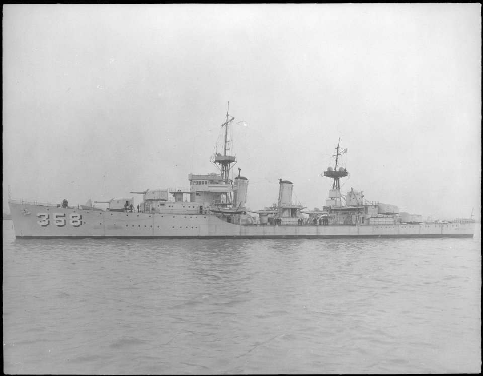 Winslow (DD359). Port side, 03-03-1937 - NARA - 513023