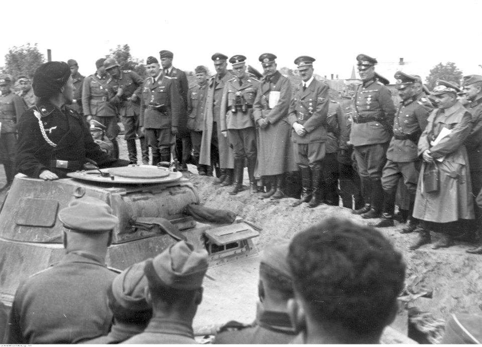 Wizyta Adolfa Hitlera w XIX korpusie pancernym gen. Heinza Guderiana (2-15)