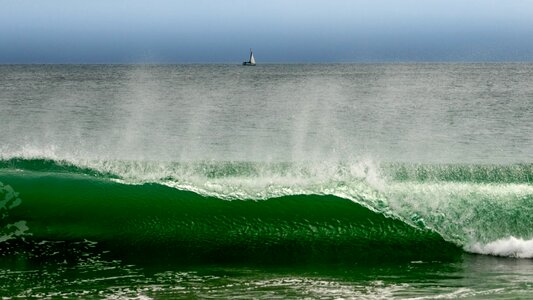 Surf spray wallpaper