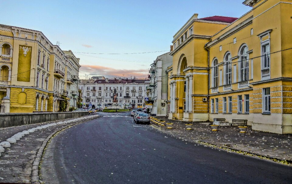 Building yellow road
