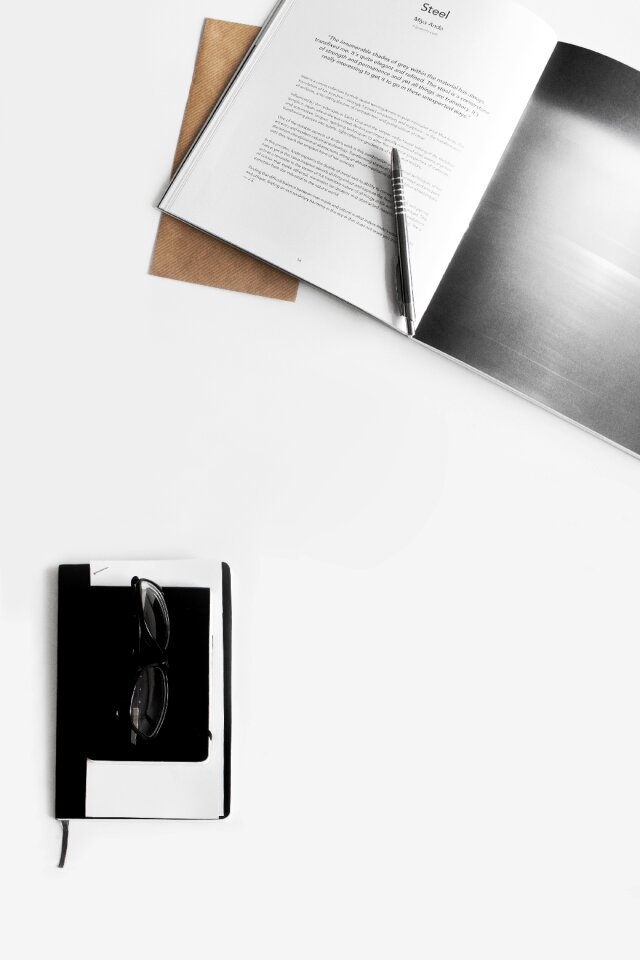Diary novel table
