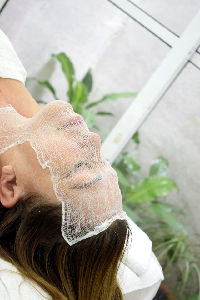 Mesotherapy facial spa