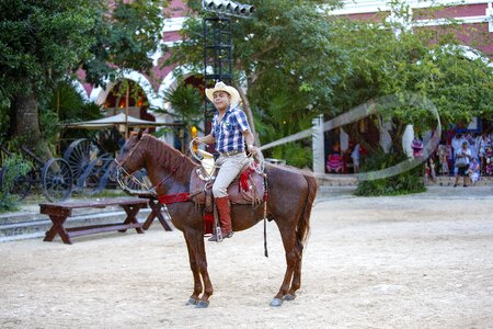 Rider sombrero attraction