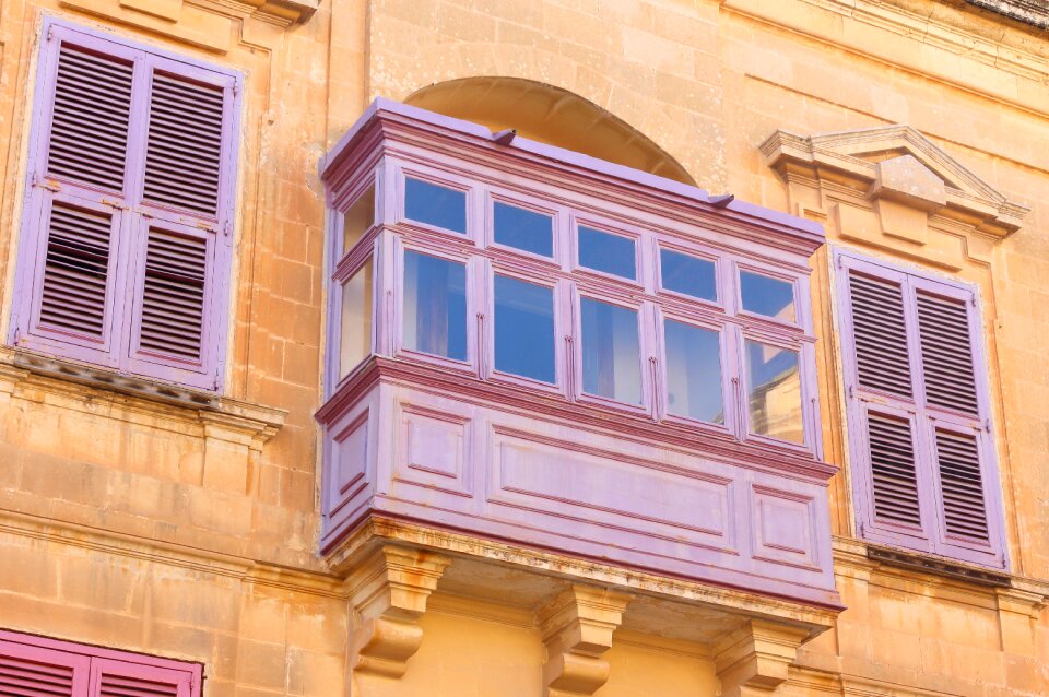 House architecture family