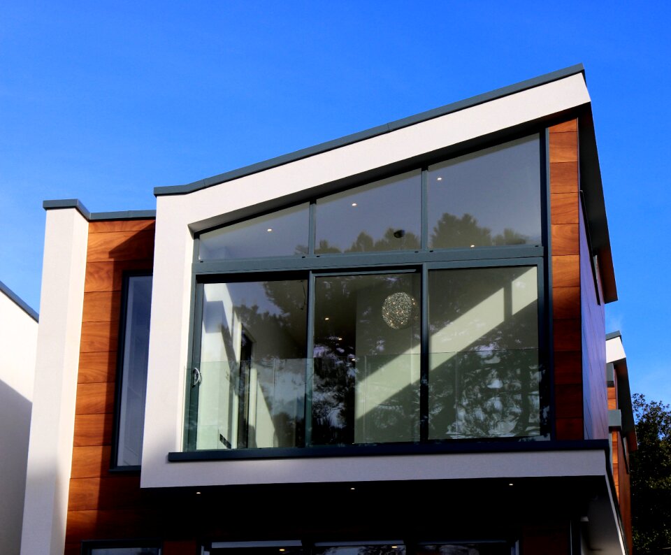 Structure establishment house