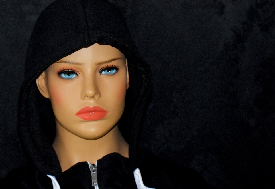 Mysterious blue eye display dummy