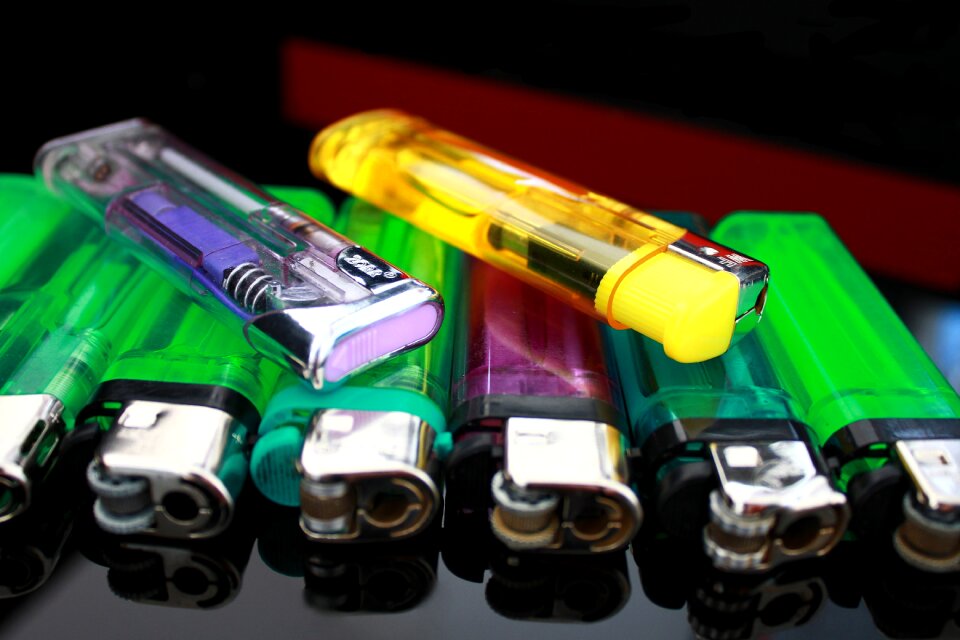 Flame gas gas lighter