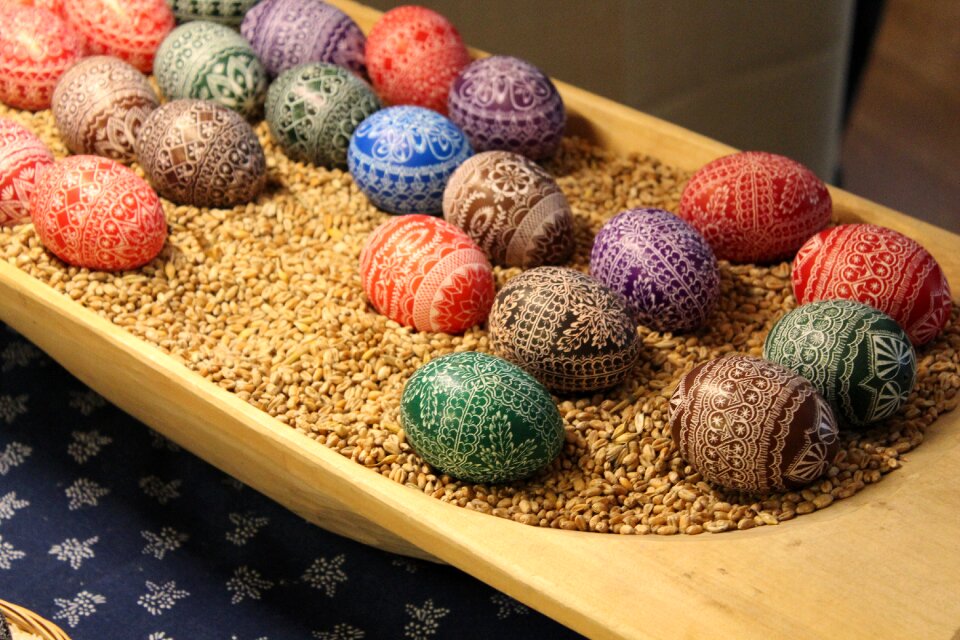 Customs arts crafts easter egg