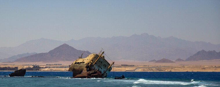 Ships shipwreck bay photo