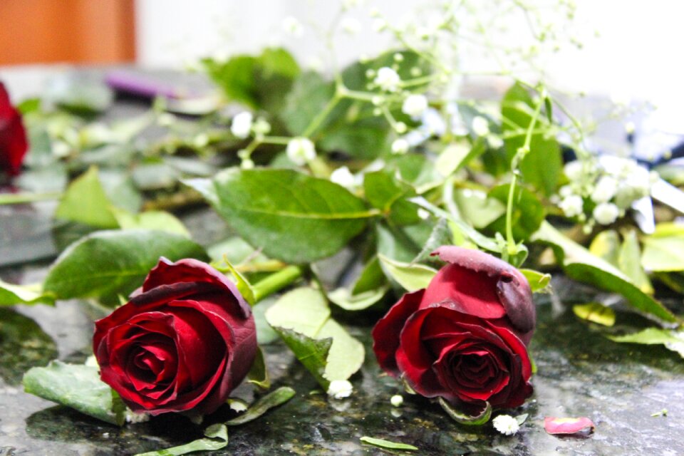 Red roses decoration arrangements photo