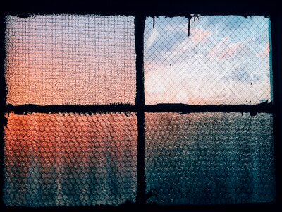 Bubble wrap window